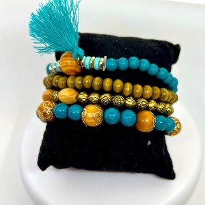 🇨🇦Bundle of 4 beaded Bracelets